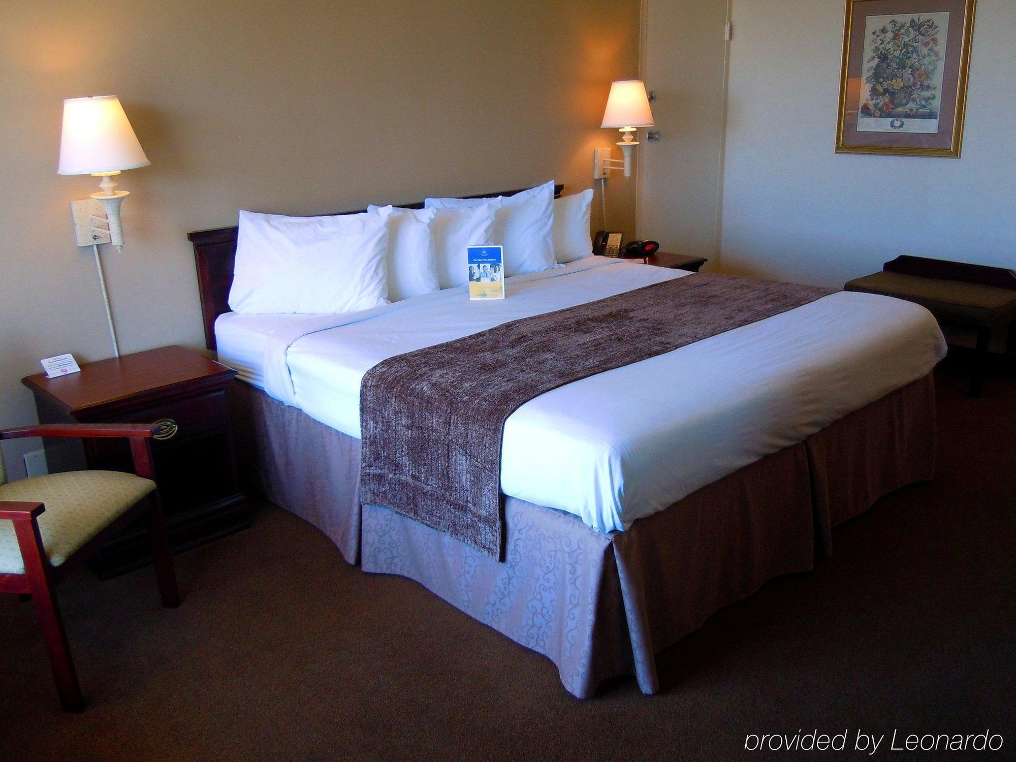 Best Western Dyersburg Inn Room photo